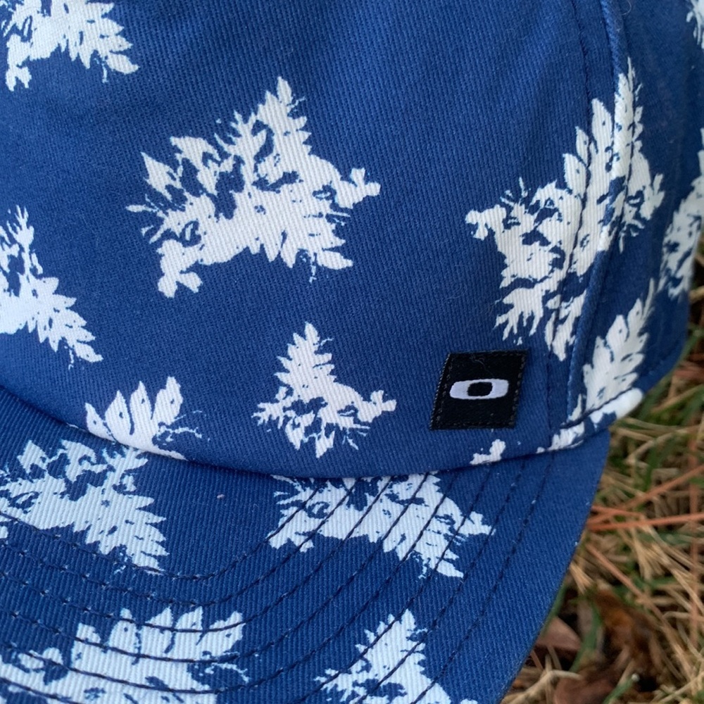 Oakley Pattern Snapback Hat 🌿🧢 - Picture 2 of 5
